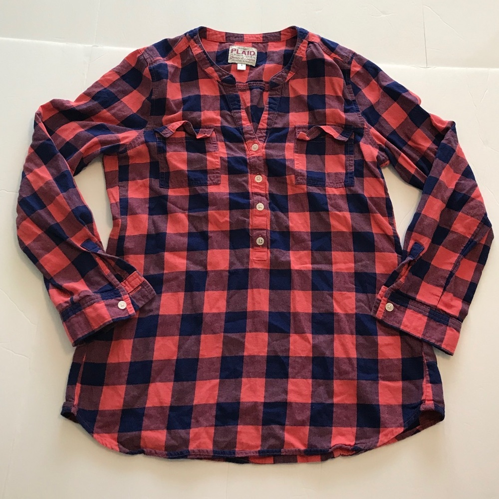 OLD NAVY red & blue plaid/flannel button up shirt. Size s